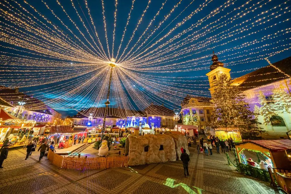 Замок Корвінів — фото до туру «Таємнича Трансільванія. Різдвяні Ярмарки»