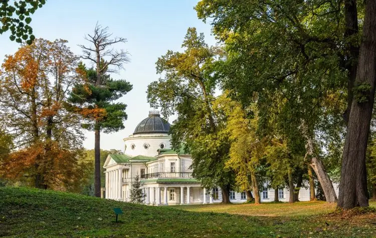 Україна — фото до туру «Паркове намисто: Качанівка та Тростянець»