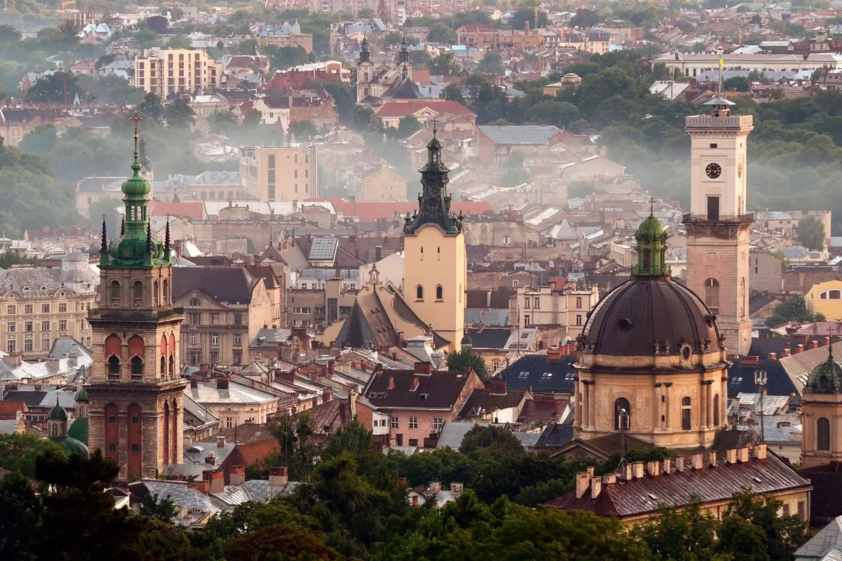 Україна — фото до туру «Львів – місто, яке смакують повільно»