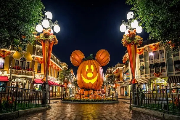 Хелловін у Діснейленді та Парижі» Виїзд з Києва