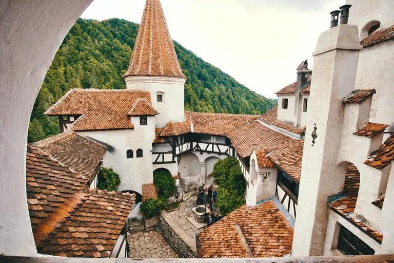 Румунія запрошує! Бухарест + замки Трансільванії