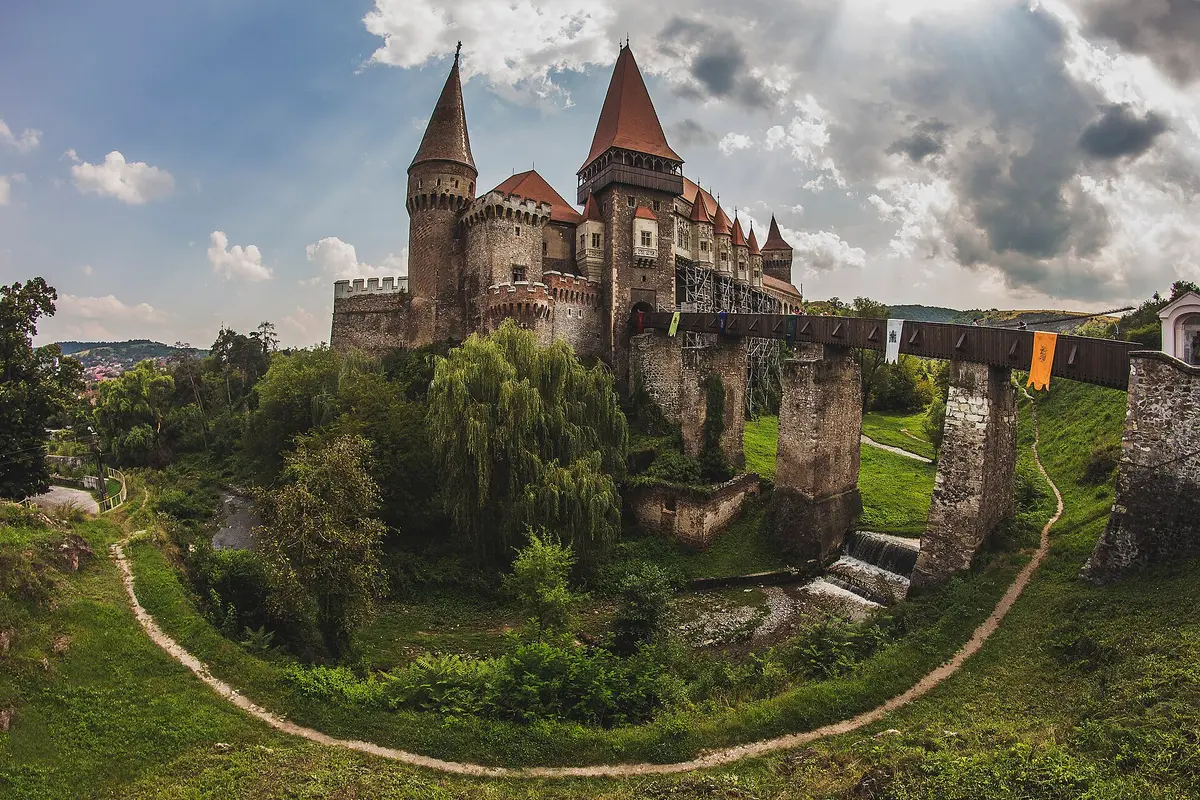 Замок Корвінів